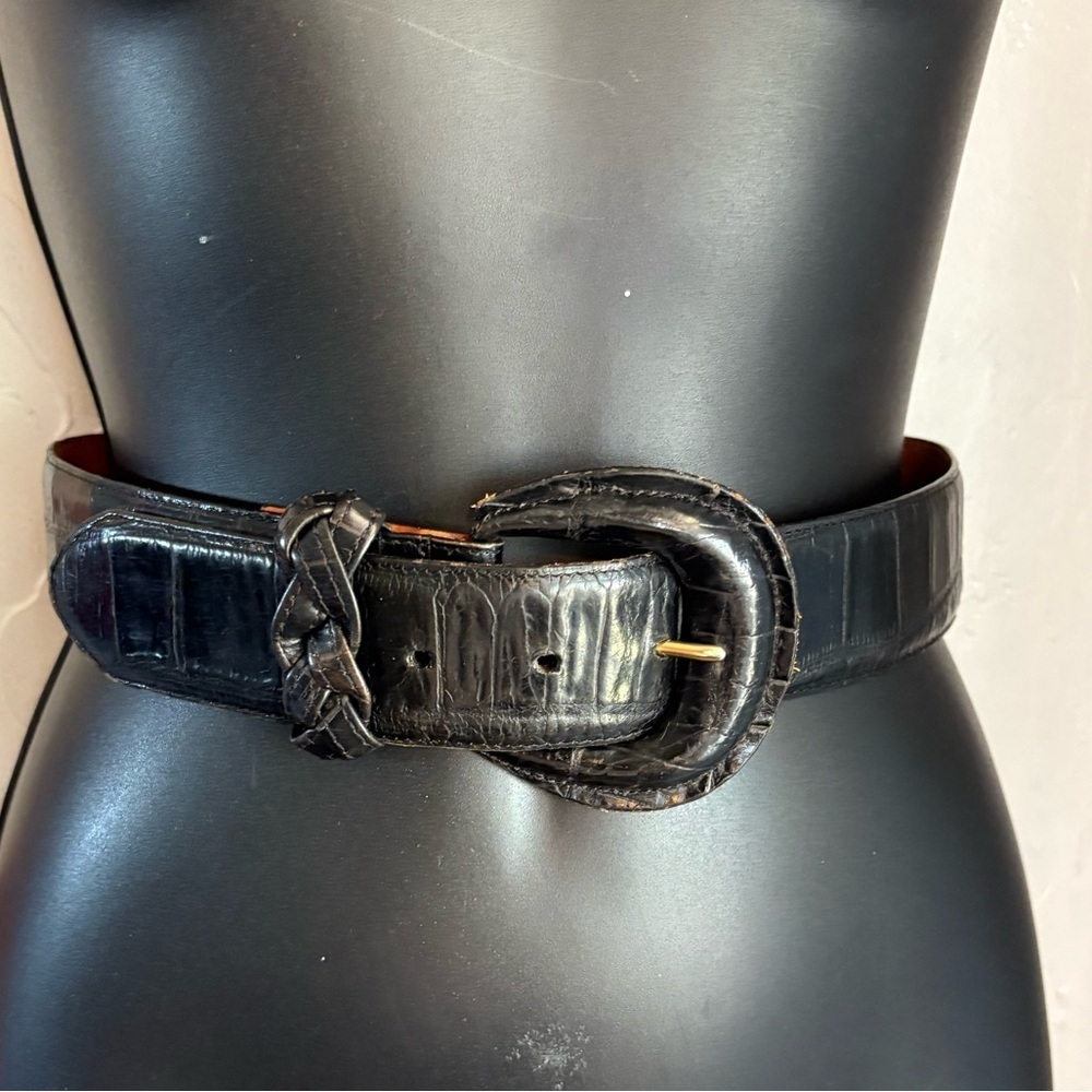 Brighton women’s vintage embossed calf skin black croc 2” wide sz small 32.5”
